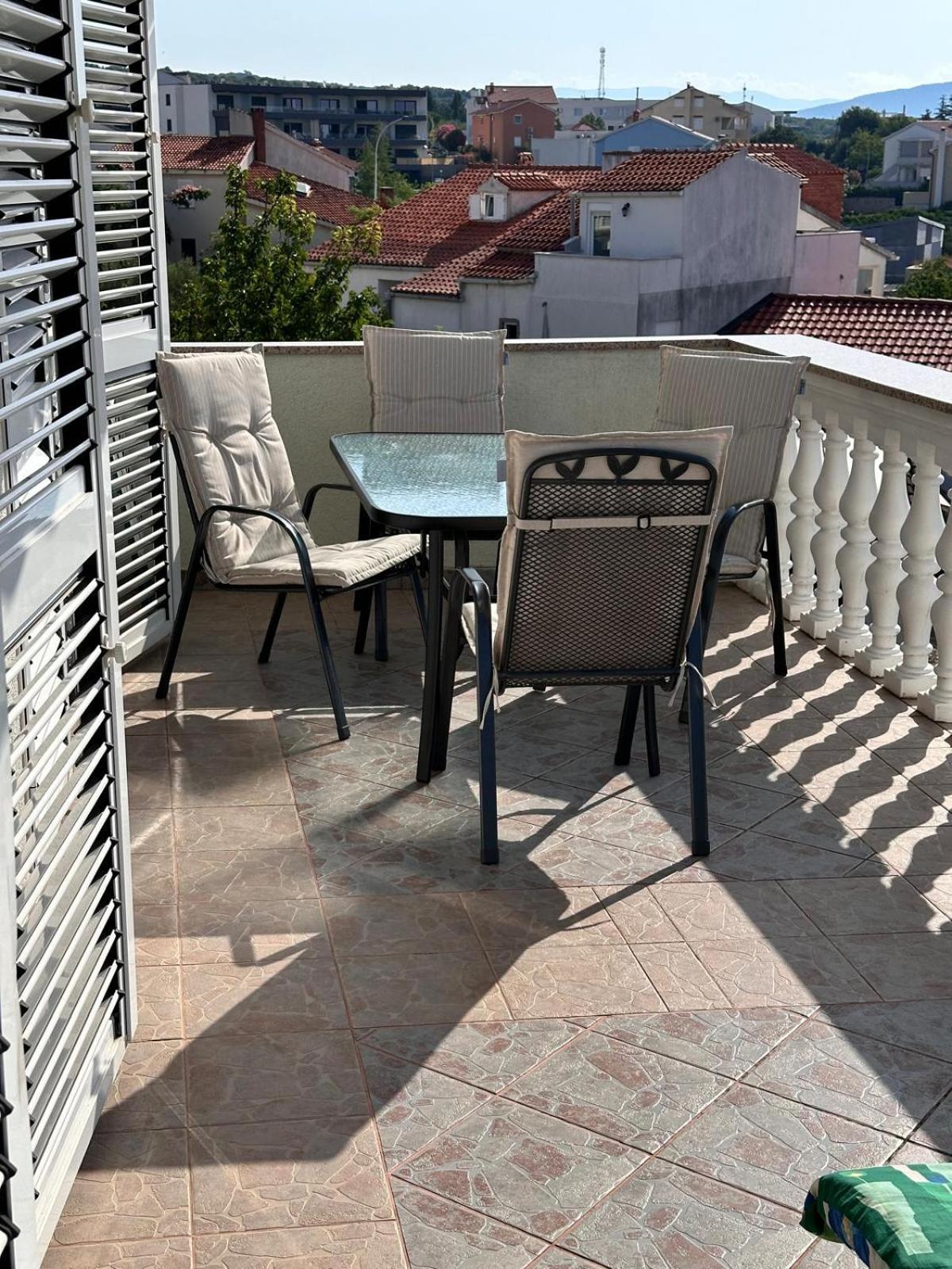 Apartmani Djurda Krk Town Esterno foto
