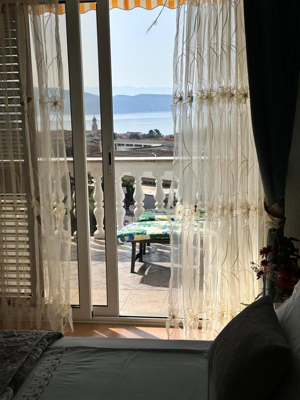 Apartmani Djurda Krk Town Esterno foto